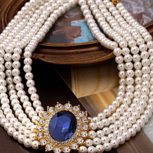 Vintage Elegant Luxurious  Gold Plated Rhinestone Faux Pearl Beaded Necklace - Picture 2 of 5